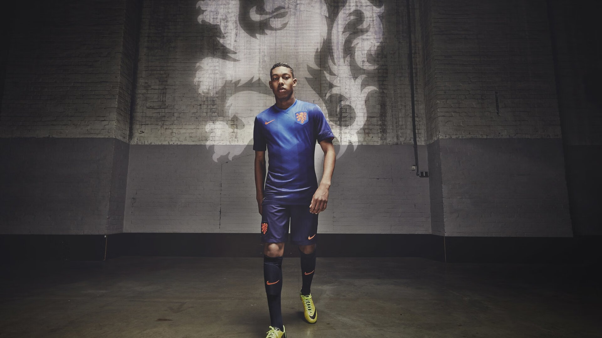 欧冠最新形势：国际米兰高居榜首，曼联强势追赶，冠军归属成迷的简单介绍